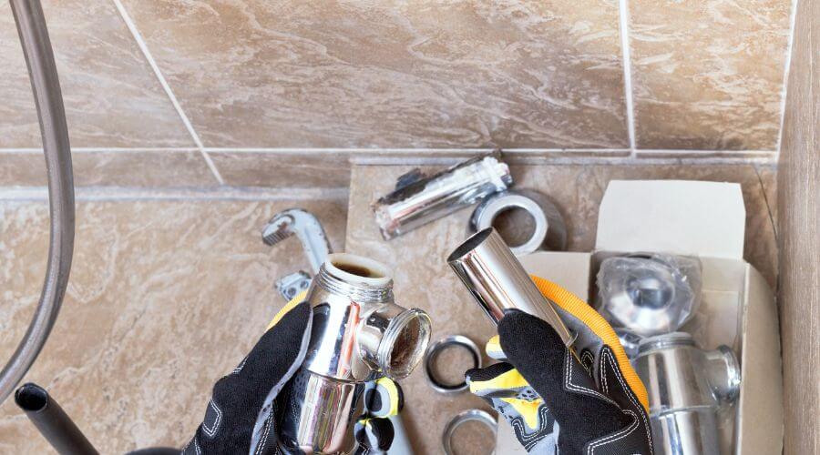 Professional gutter cleaning in Couch, MO